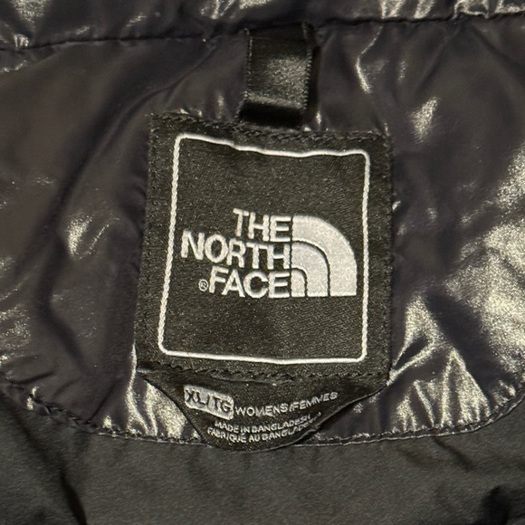The North Face Black Puffer Vest - Picture 2 of 4